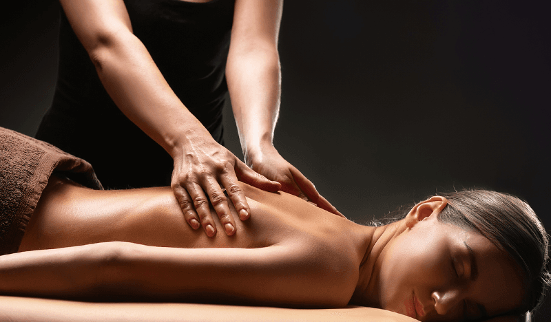 Masaje con ventosas y tejido profundo 60 min en Navirea Spa